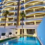 Miami Towers Luxury Experience