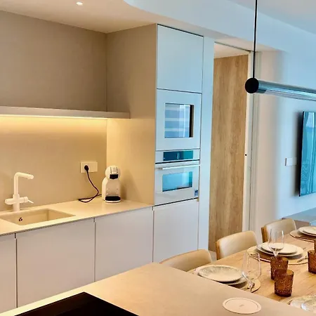 Miami Towers Luxury Experience 아파트