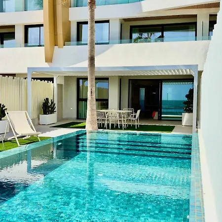 Miami Towers Luxury Experience 아파트